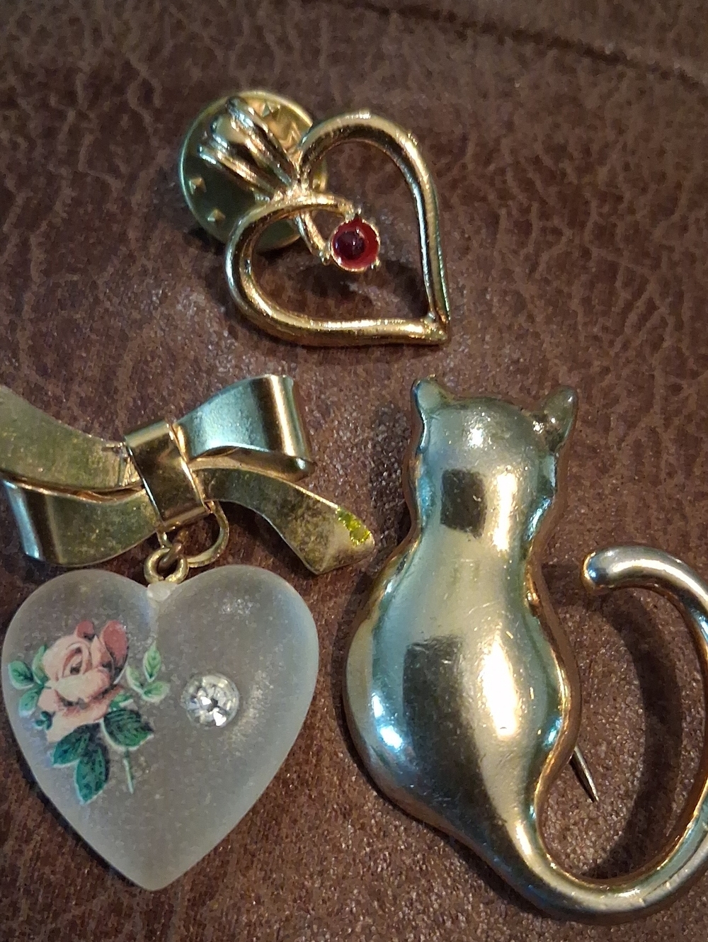 Vintage Gold Cat Brooch with Floral Heart and Bow